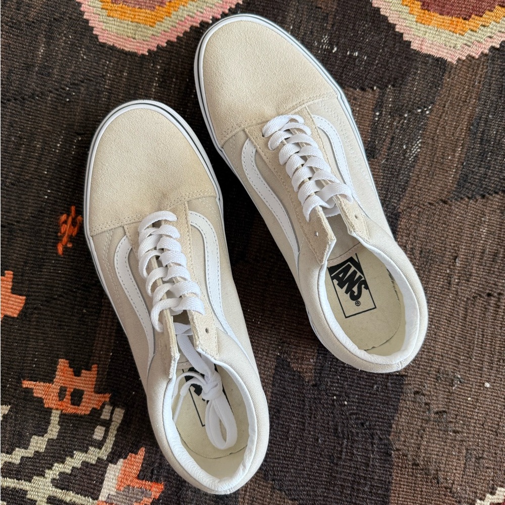 VANS old skool (new never worn)